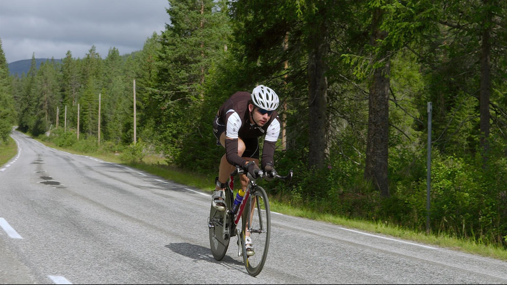 马竞中卫赫尔莫索多次封堵关键射门，马竞客场0-0战平十人赫塔菲